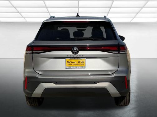Pyrite Silver Metallic 2026 Volkswagen Tiguan 2.0T SE