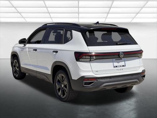 2025 Volkswagen Taos 1.5T SE Black