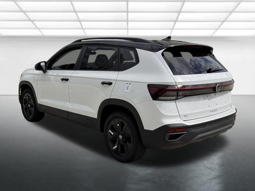 2025 Volkswagen Taos 1.5T SE Black