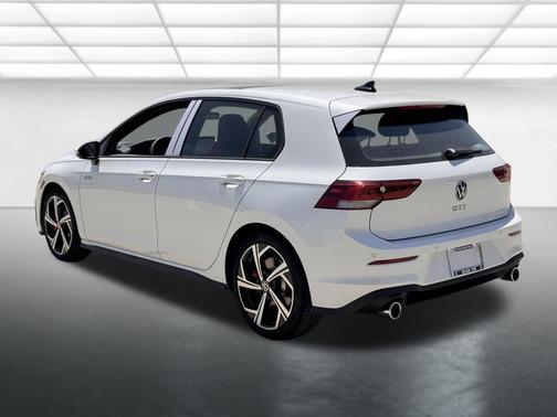 2025 Volkswagen Golf GTI 2.0T SE DSG