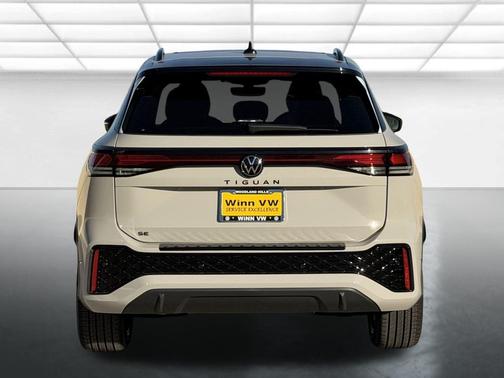 2026 Volkswagen Tiguan 2.0T SE R-Line Black