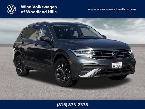 Platinum Gray Metallic 2023 Volkswagen Tiguan 2.0T SE