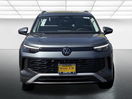 Platinum Gray Metallic 2026 Volkswagen Tiguan 2.0T SE