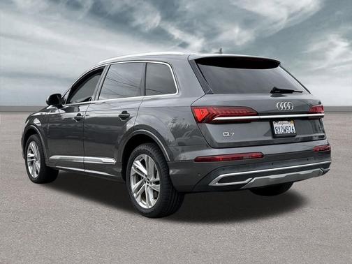 2021 Audi Q7 45 Premium Plus