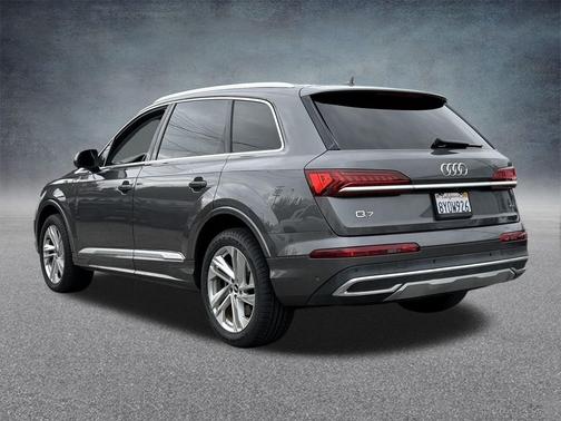 2021 Audi Q7 45 Premium Plus