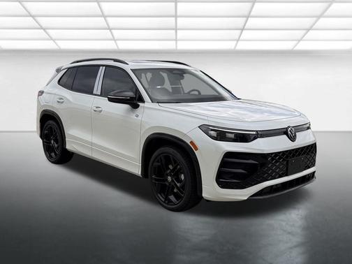 2025 Volkswagen Tiguan 2.0T SE R-Line Black