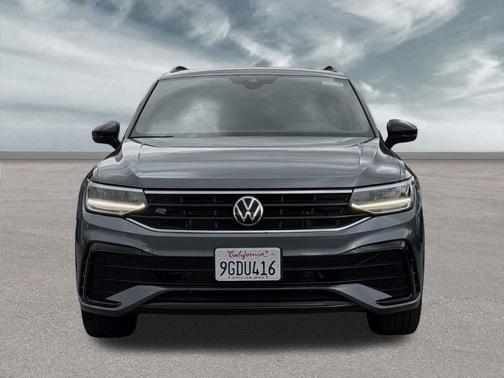 Platinum Gray Metallic 2023 Volkswagen Tiguan 2.0T SE R-Line Black