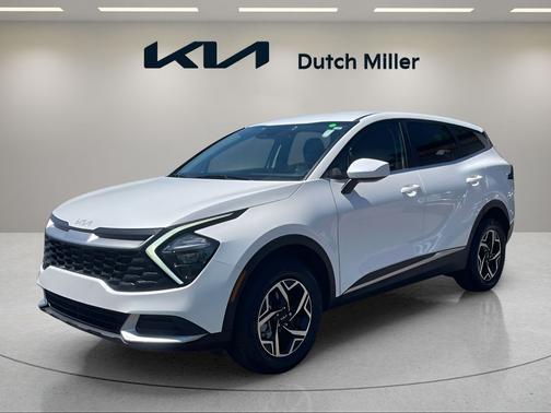Snow White Pearl 2023 Kia Sportage LX