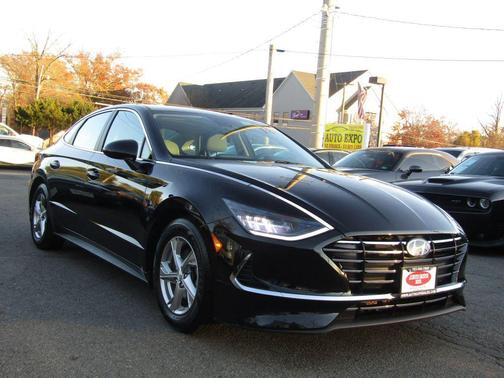 2022 Hyundai SONATA SE