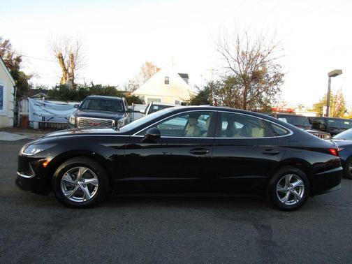 2022 Hyundai SONATA SE