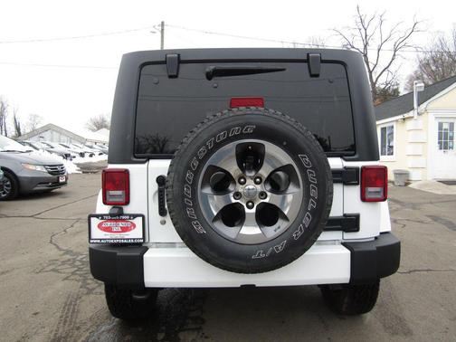 2016 Jeep Wrangler Unlimited Sahara