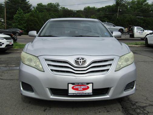 Classic Silver Metallic 2010 Toyota Camry LE