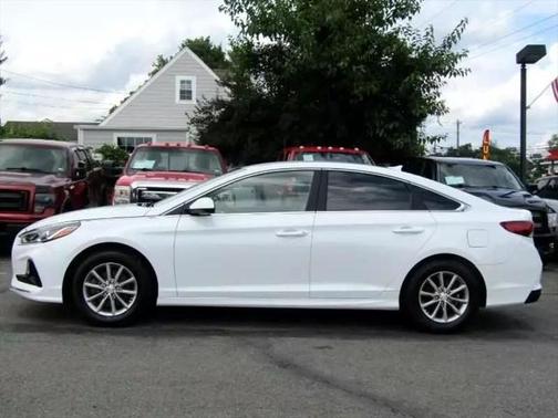 2018 Hyundai SONATA SE