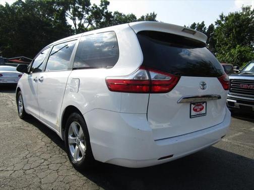 2017 Toyota Sienna SE