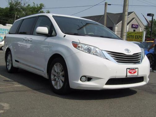 2014 Toyota Sienna XLE