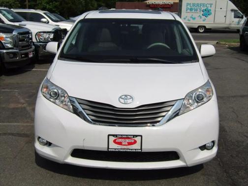 2014 Toyota Sienna XLE