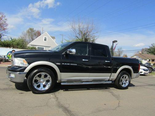 Brilliant Black Crystal Pearl 2011 Dodge Ram 1500 Laramie