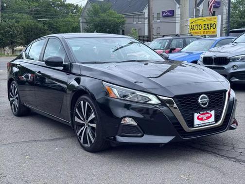2022 Nissan Altima SR FWD