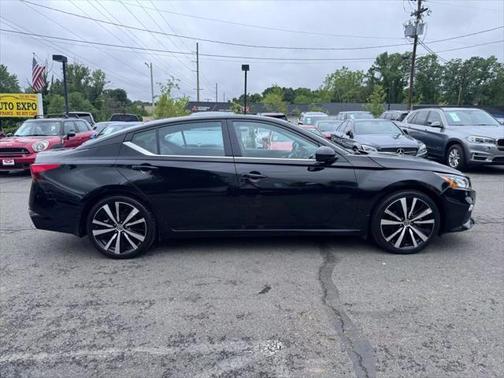 2022 Nissan Altima SR FWD