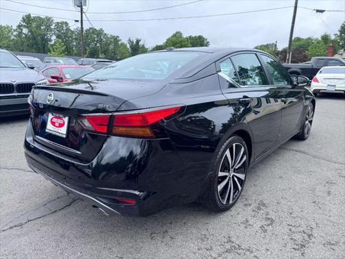 2022 Nissan Altima SR FWD