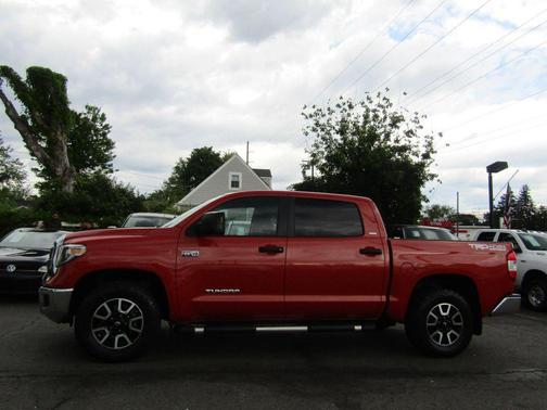2018 Toyota Tundra SR5