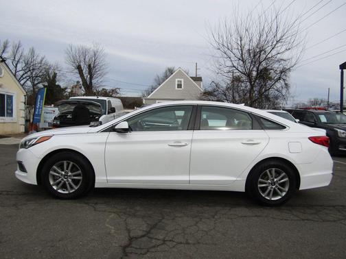 2017 Hyundai SONATA SE