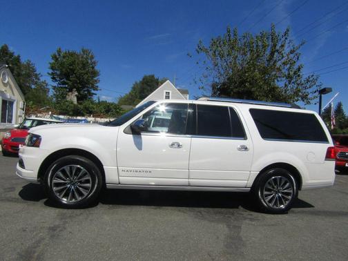 2016 Lincoln Navigator Select