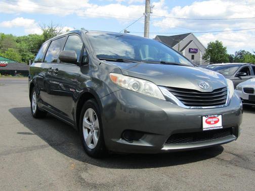 Cypress Pearl 2013 Toyota Sienna LE