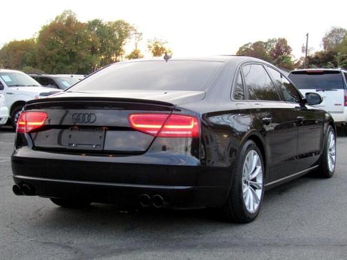 Photo 3 of 32 of 2011 Audi A8 L 4.2 quattro