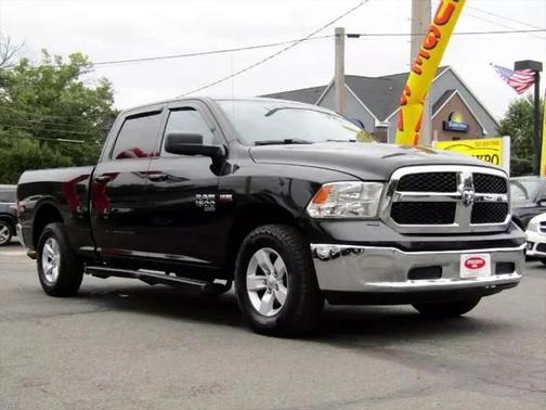 2019 RAM 1500 SLT