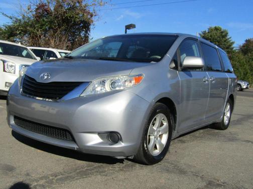 2014 Toyota Sienna LE