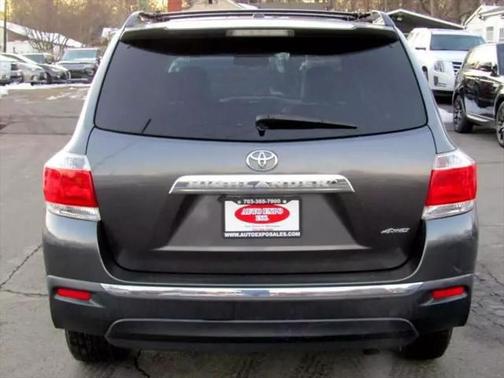 2011 Toyota Highlander SE