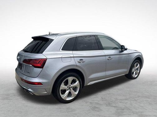 2022 Audi Q5 45 S line Premium Plus