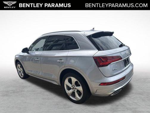 2022 Audi Q5 45 S line Premium Plus
