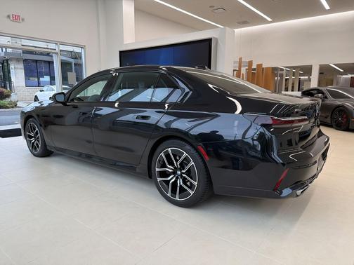 Black Sapphire Metallic 2023 BMW 760 i xDrive