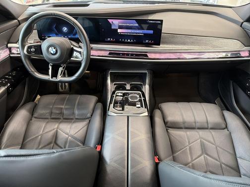 Black Sapphire Metallic 2023 BMW 760 i xDrive