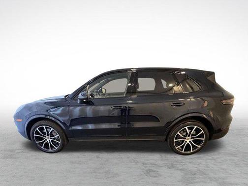 Moonlight Blue Metallic 2022 Porsche Cayenne S
