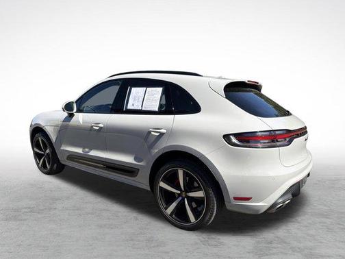 Chalk 2023 Porsche Macan Macan