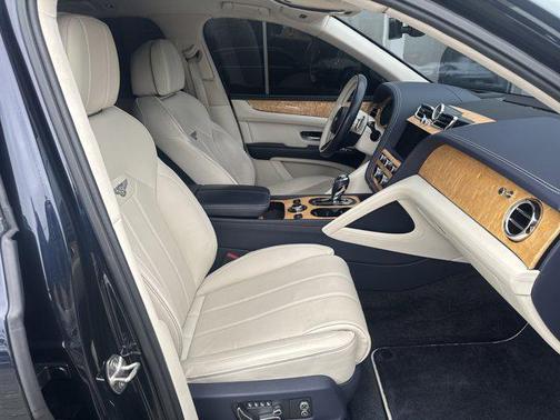 2024 Bentley Bentayga Hybrid V6