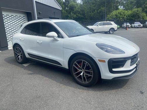 2024 Porsche Macan Base