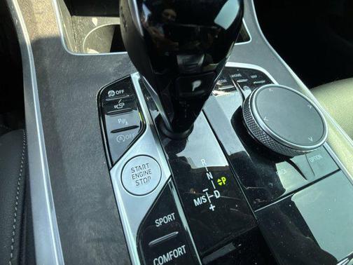 2022 BMW X5 M50i