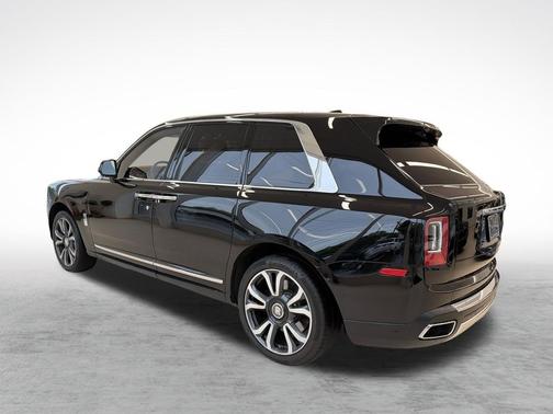 Black 2022 Rolls-Royce Cullinan Sport Utility