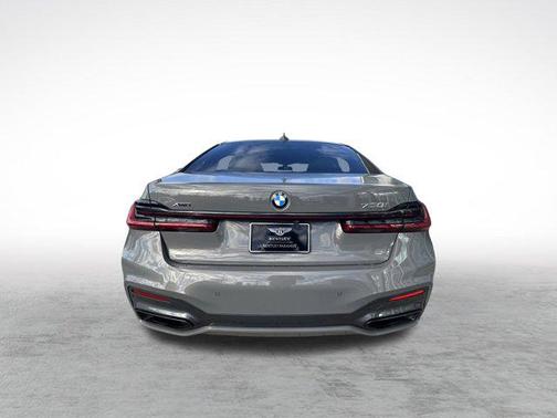 2021 BMW 750 i xDrive