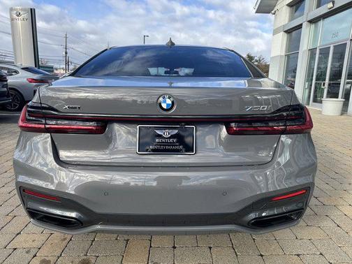 2021 BMW 750 i xDrive
