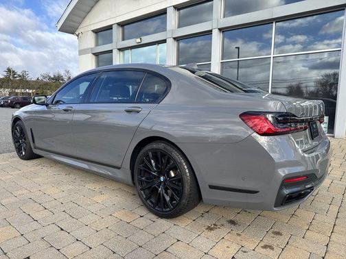 2021 BMW 750 i xDrive