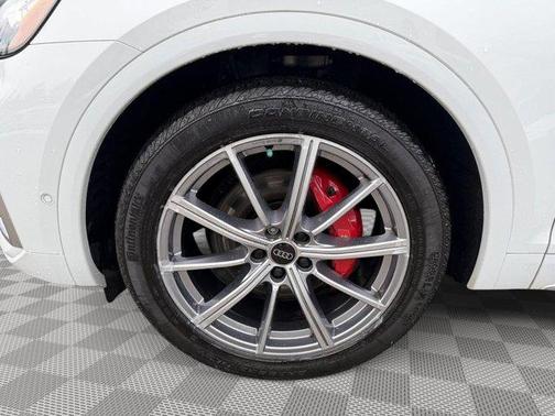 Glacier White Metallic 2024 Audi SQ5 3.0T Prestige