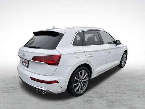 Glacier White Metallic 2024 Audi SQ5 3.0T Prestige