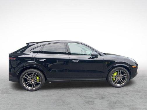 2022 Porsche Cayenne Platinum Edition