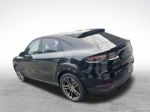 2022 Porsche Cayenne Platinum Edition