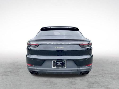 2022 Porsche Cayenne Platinum Edition